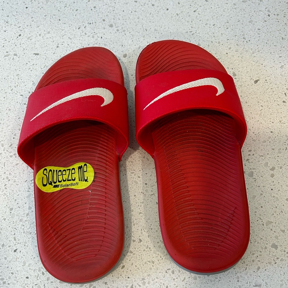 Nike Kawa slides youth size 2
